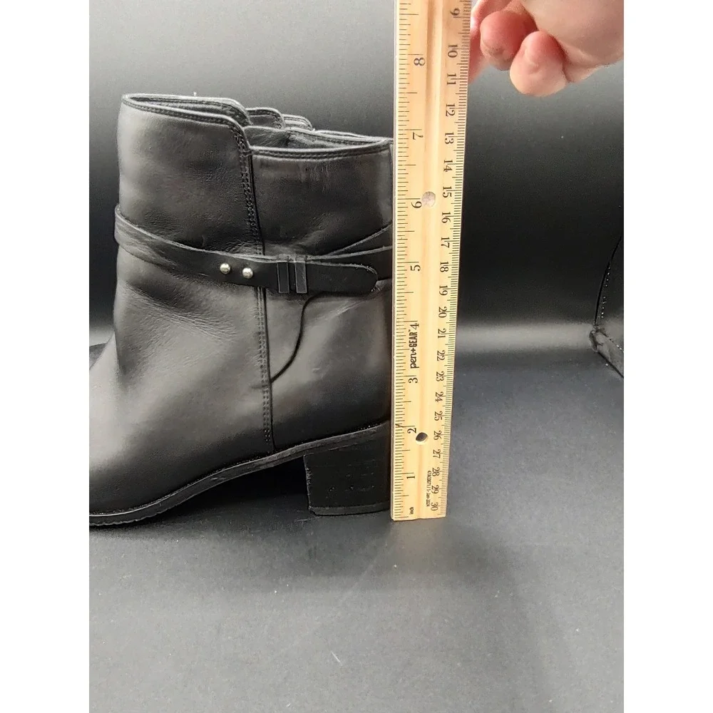 Clarks Womens Black Leather Ankle‎ Boots Block Heel Side Zip Almond Toe Booties
